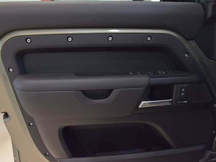 Фото 5 - Land Rover Defender