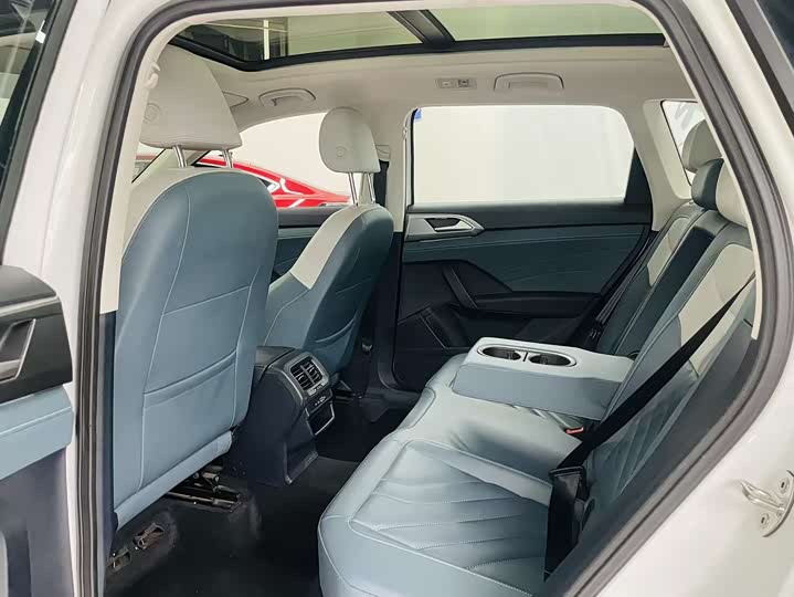 Фото 10 - Volkswagen Tharu