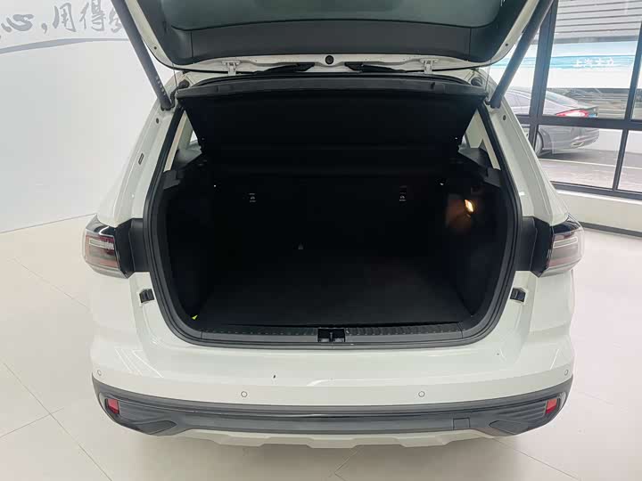 Фото 12 - Volkswagen Tharu