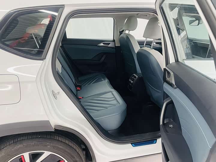 Фото 8 - Volkswagen Tharu