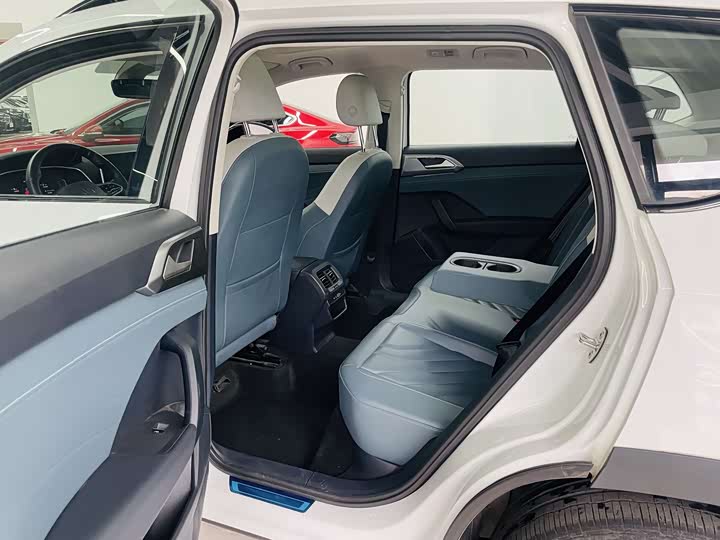 Фото 9 - Volkswagen Tharu