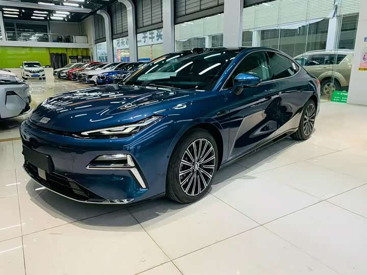 Фото 1 - Geely Galaxy Starshine 8 EM-i