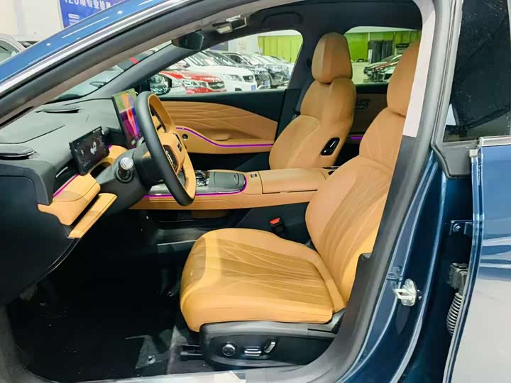 Фото 8 - Geely Galaxy Starshine 8 EM-i