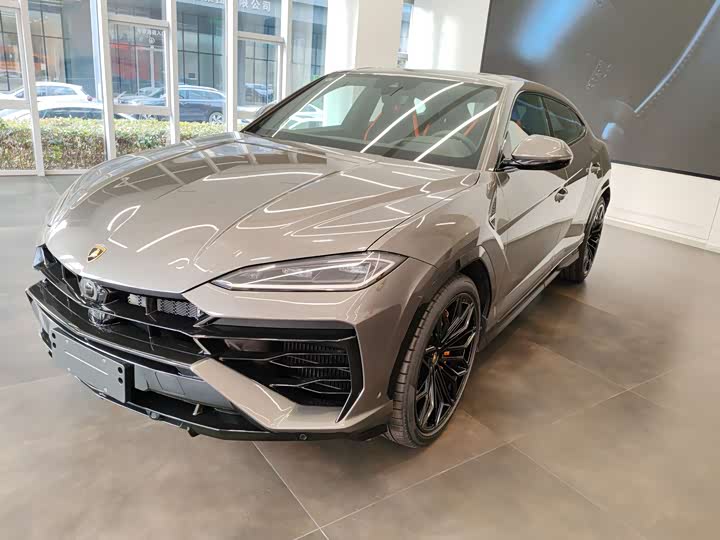 Фото 1 - Lamborghini Urus SE