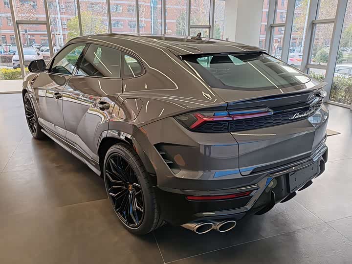 Фото 4 - Lamborghini Urus SE