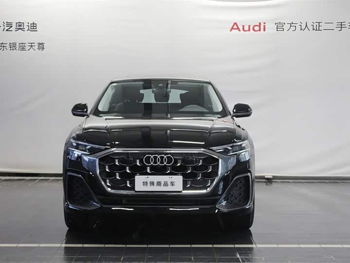 Фото 2 - Audi Q8