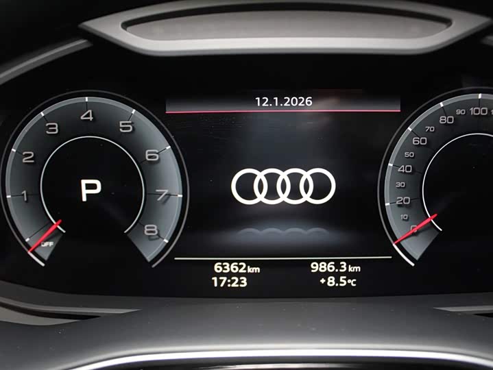 Фото 8 - Audi Q8