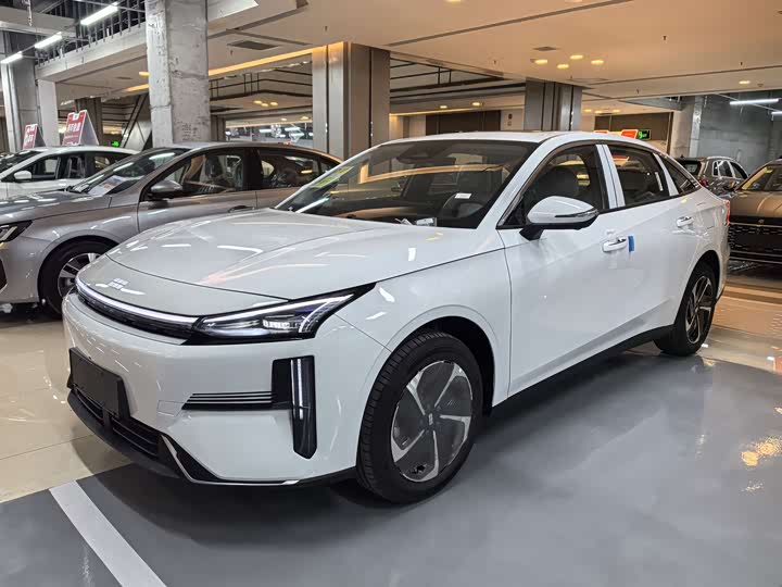 Фото 1 - Geely Galaxy L6