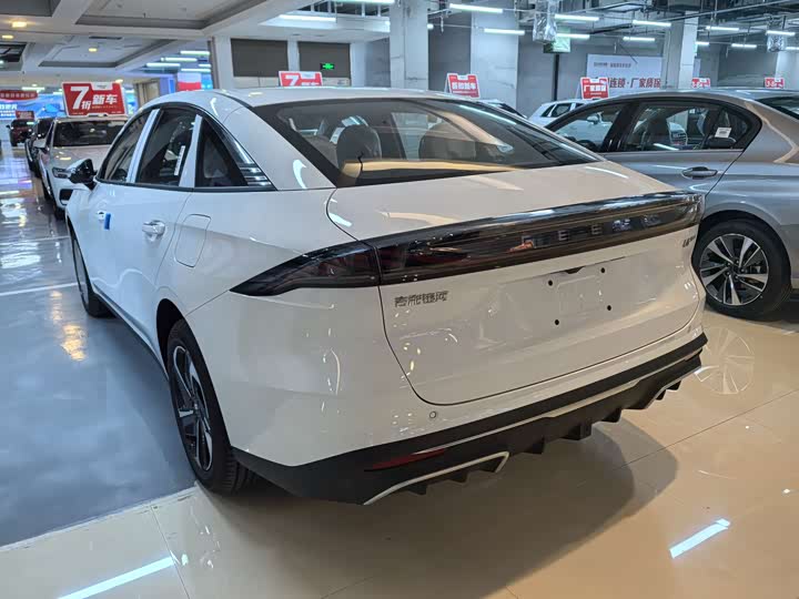 Фото 7 - Geely Galaxy L6