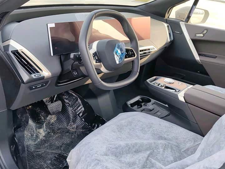 Фото 11 - BMW iX