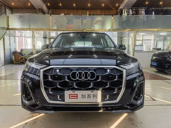 Фото 2 - Audi Q7