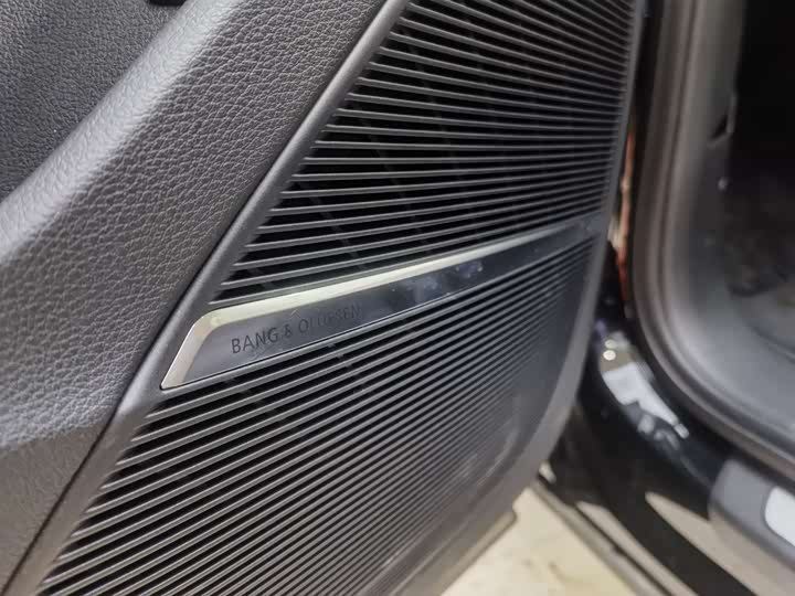 Фото 6 - Audi Q7