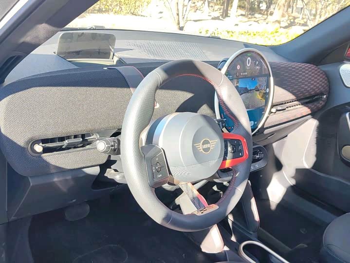 Фото 2 - Mini Aceman JCW