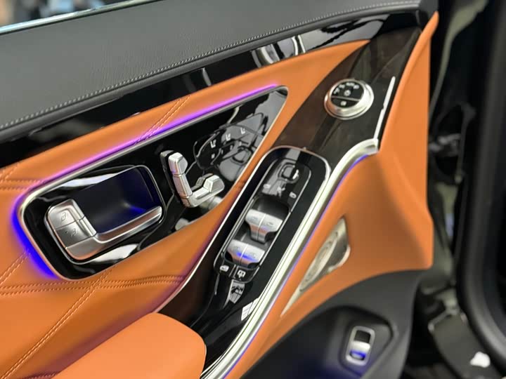 Фото 5 - Mercedes-Benz Maybach S-Class