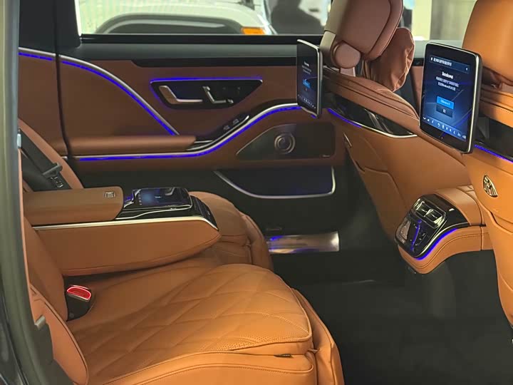 Фото 8 - Mercedes-Benz Maybach S-Class