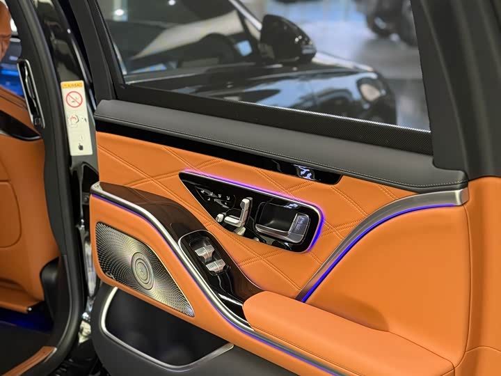 Фото 9 - Mercedes-Benz Maybach S-Class