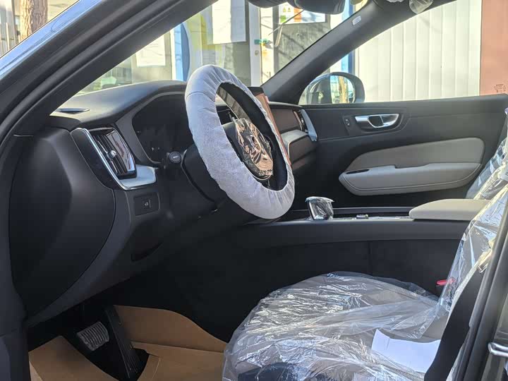 Фото 7 - Volvo XC60