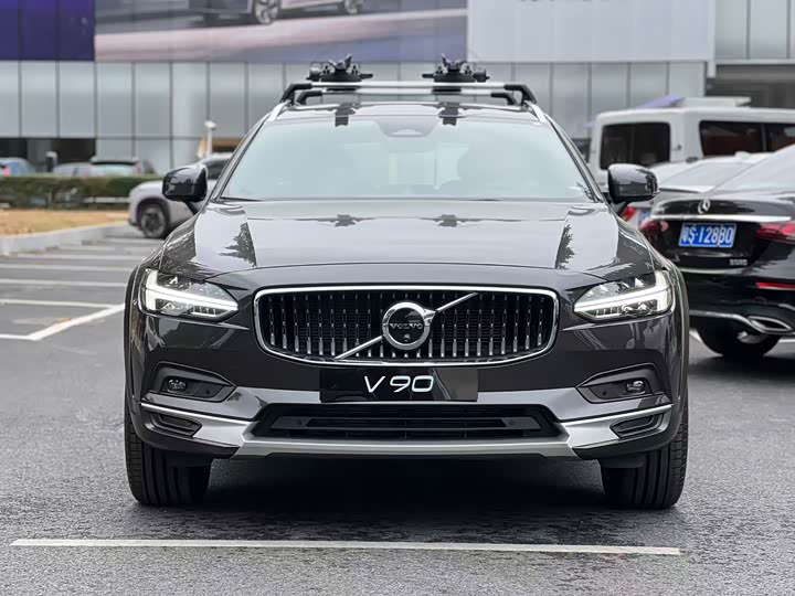 Фото 2 - Volvo V90