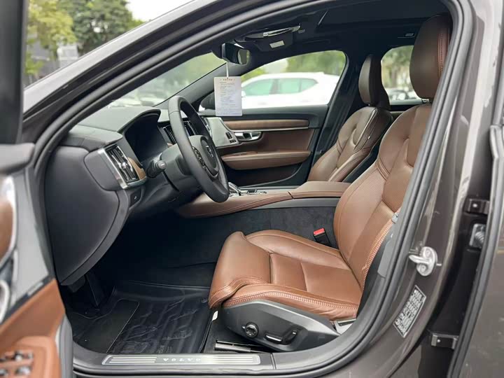 Фото 6 - Volvo V90