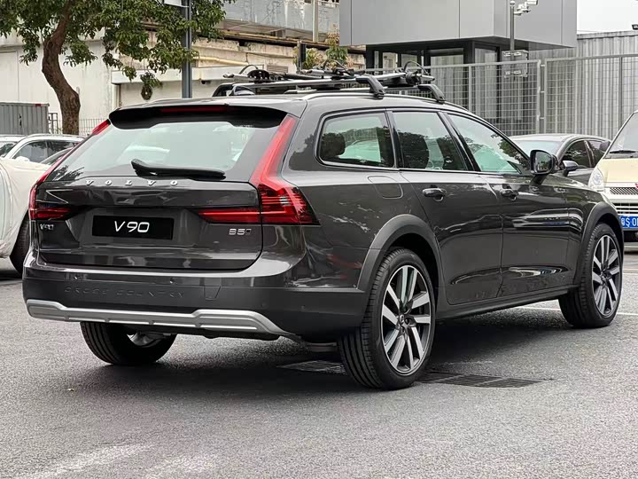 Фото 9 - Volvo V90