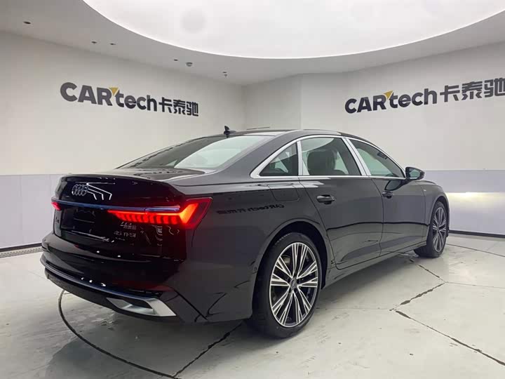 Фото 5 - Audi A6L