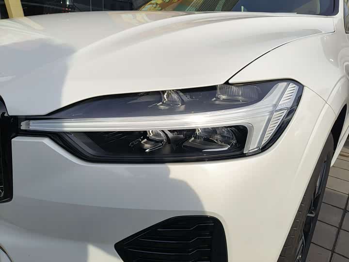 Фото 4 - Volvo XC60