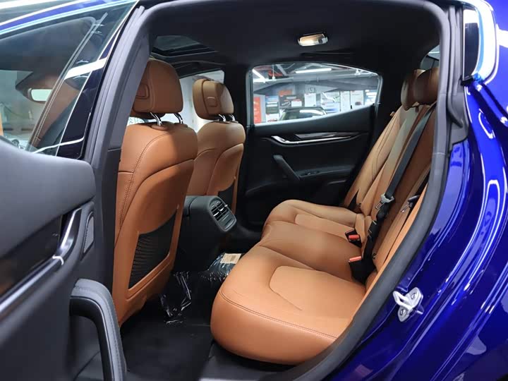 Фото 13 - Maserati Ghibli