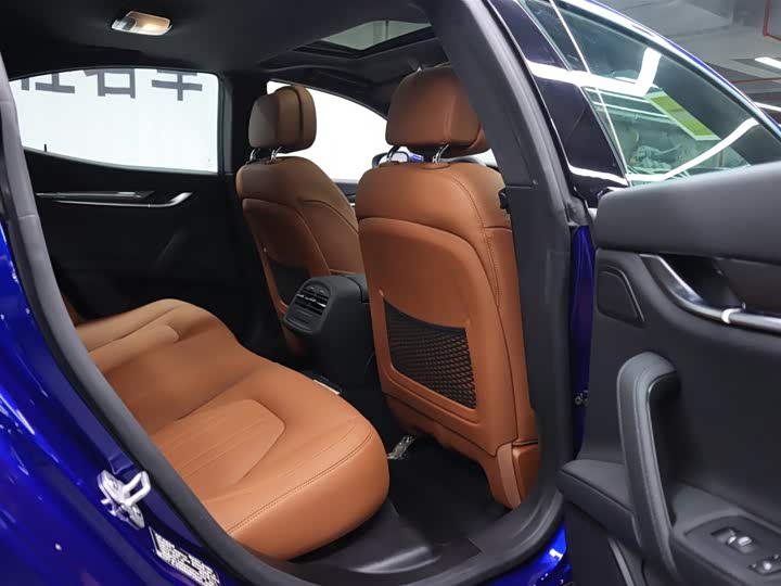 Фото 16 - Maserati Ghibli