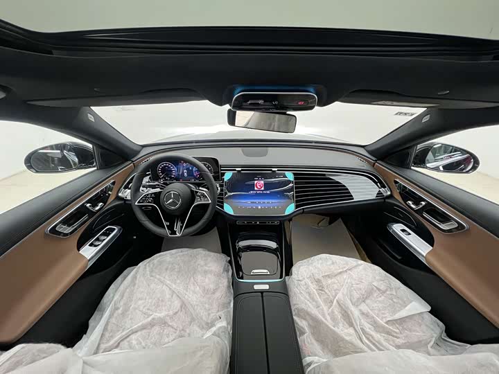 Photo 7 - Mercedes-Benz E-Class