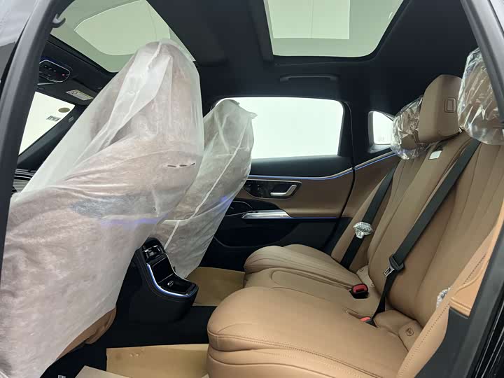 Photo 8 - Mercedes-Benz E-Class