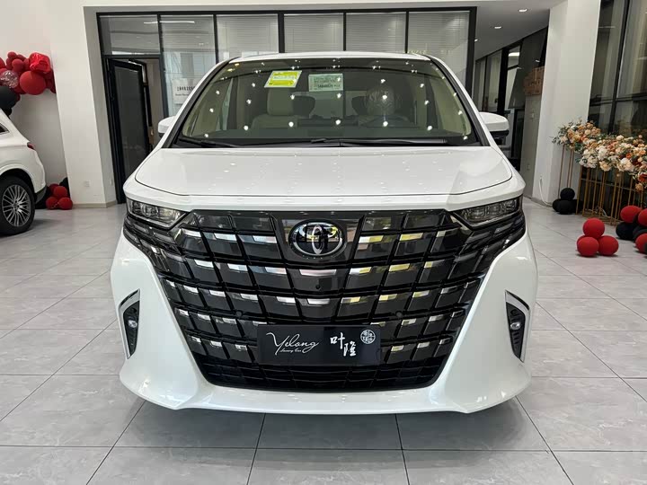 Фото 2 - Toyota Alphard