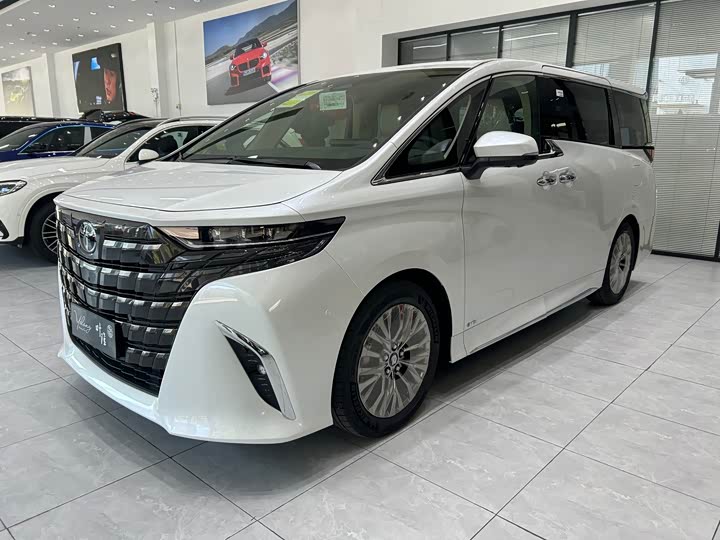 Фото 3 - Toyota Alphard