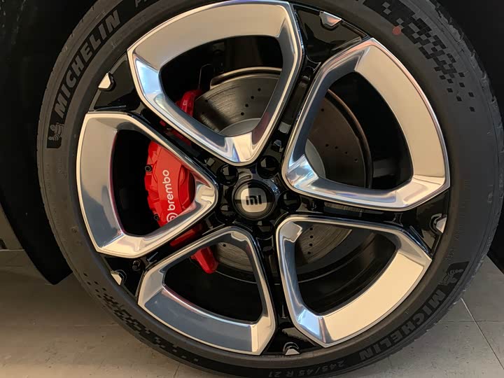 Photo 5 - Xiaomi YU7