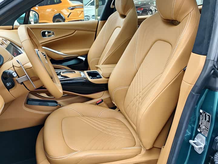 Фото 5 - Aston Martin DBX