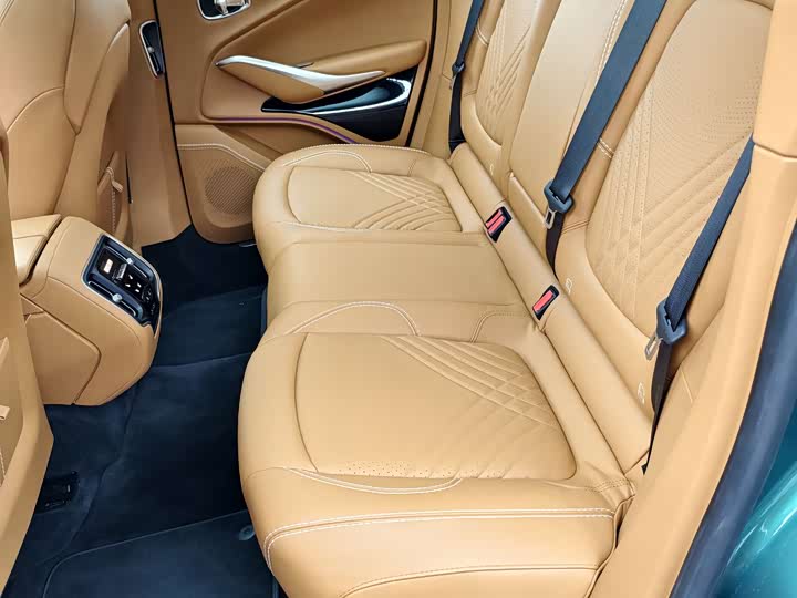 Фото 6 - Aston Martin DBX