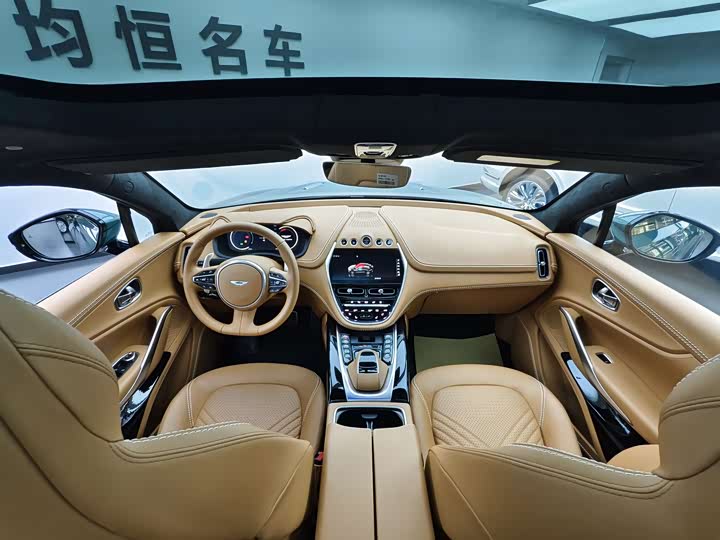 Фото 7 - Aston Martin DBX