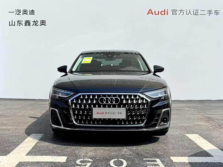 Фото 2 - Audi A8