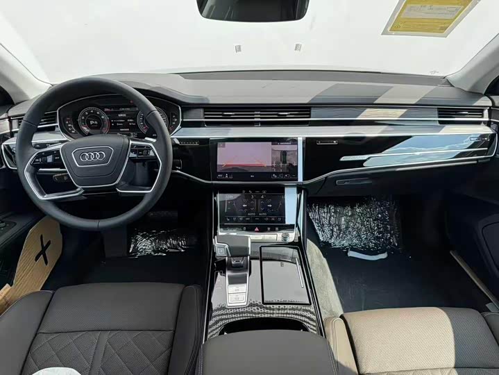 Фото 4 - Audi A8