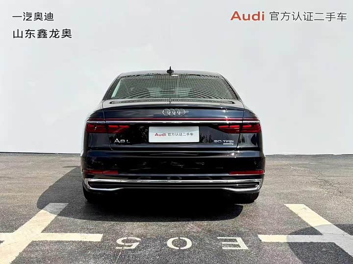 Фото 7 - Audi A8