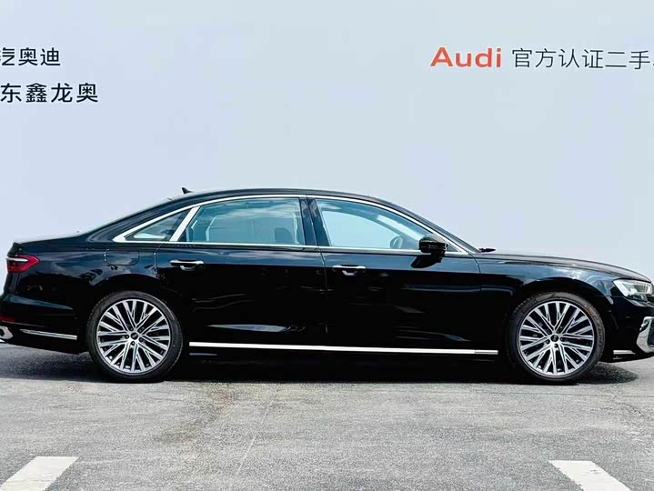 Фото 9 - Audi A8