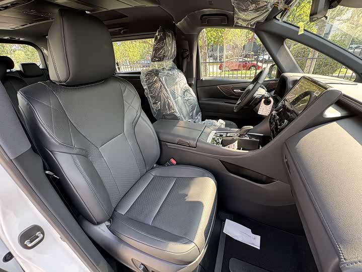 Фото 10 - Toyota Alphard