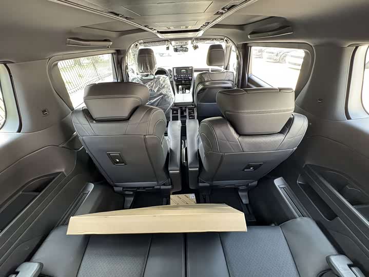 Фото 14 - Toyota Alphard