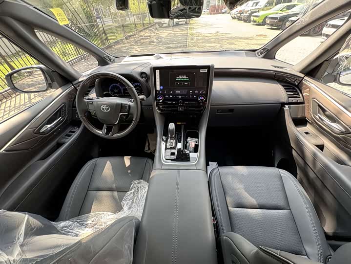 Фото 7 - Toyota Alphard