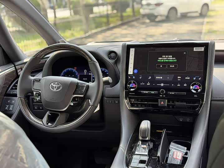 Фото 8 - Toyota Alphard