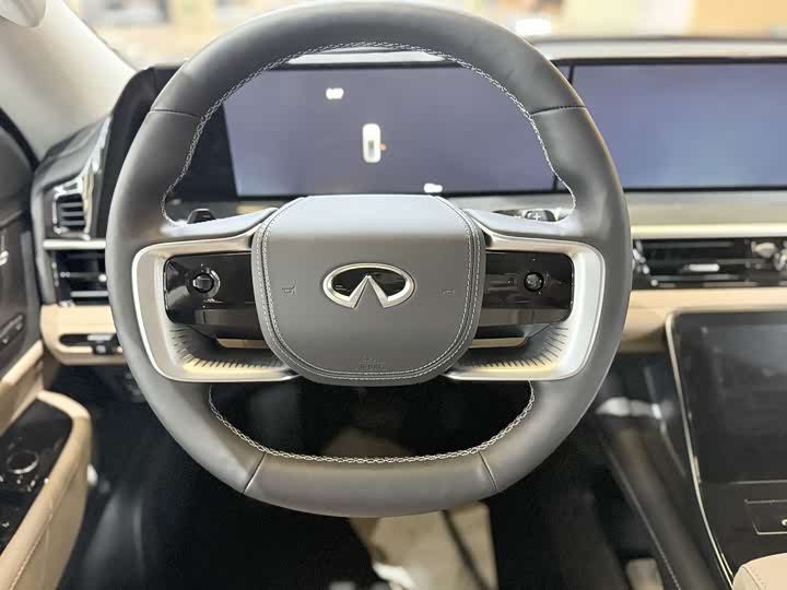 Фото 16 - Infiniti QX80