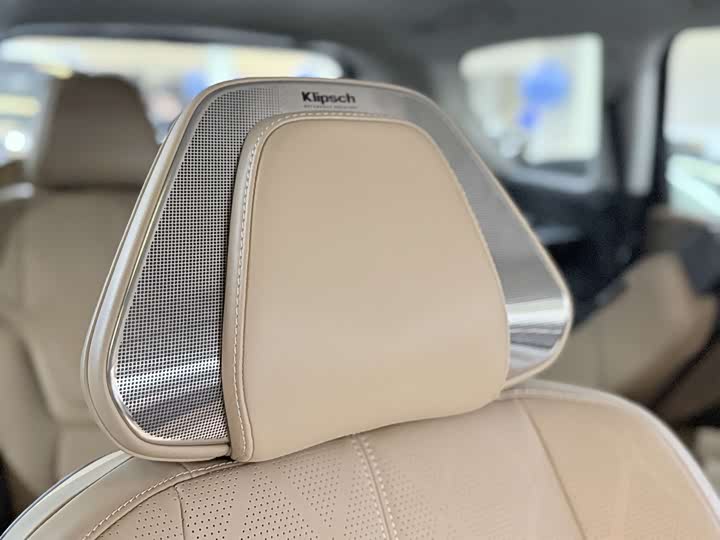 Фото 19 - Infiniti QX80