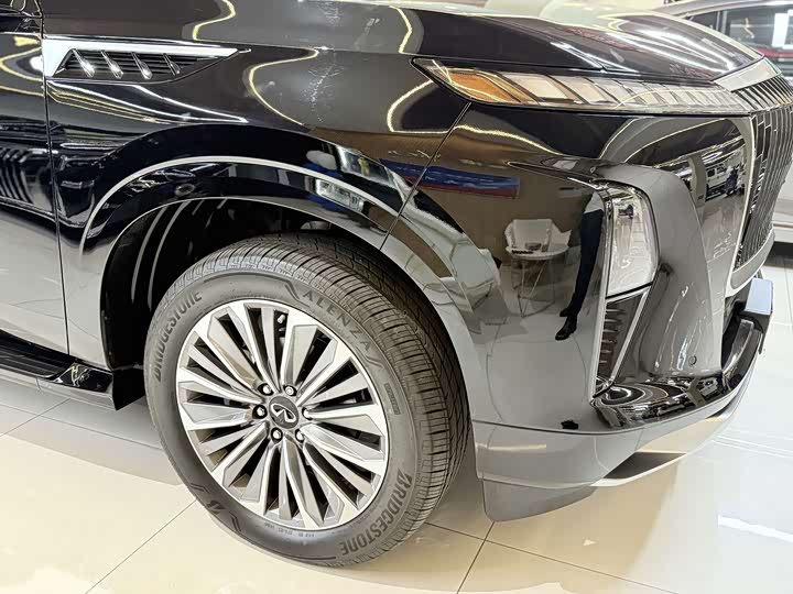 Фото 8 - Infiniti QX80