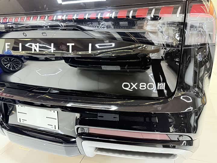 Фото 9 - Infiniti QX80