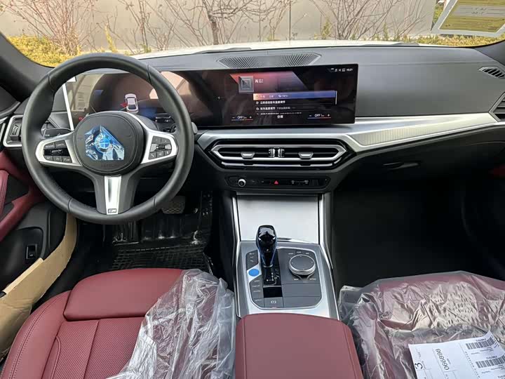 Фото 6 - BMW i4