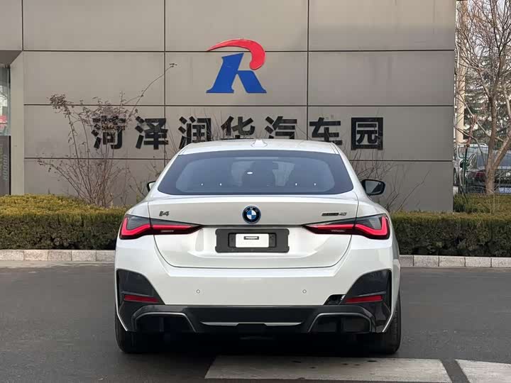 Фото 8 - BMW i4